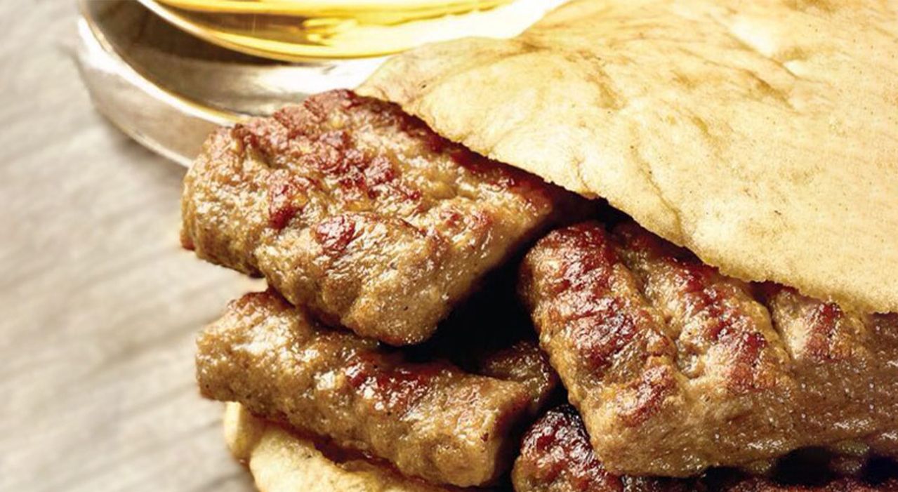 Ćevapi - od ulične hrane do nacionalnog ponosa